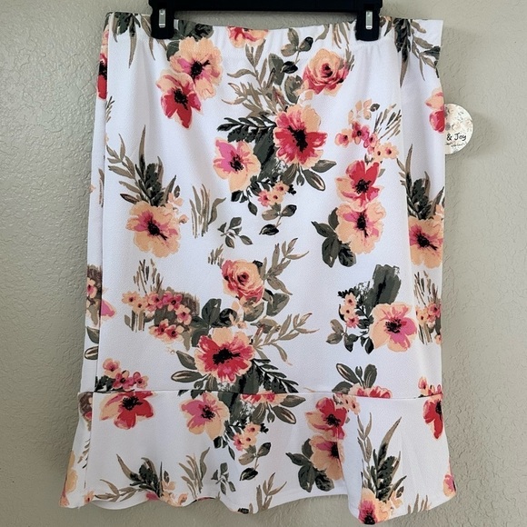 Jolie and Joy Midi Floral Skirt - Picture 1 of 3